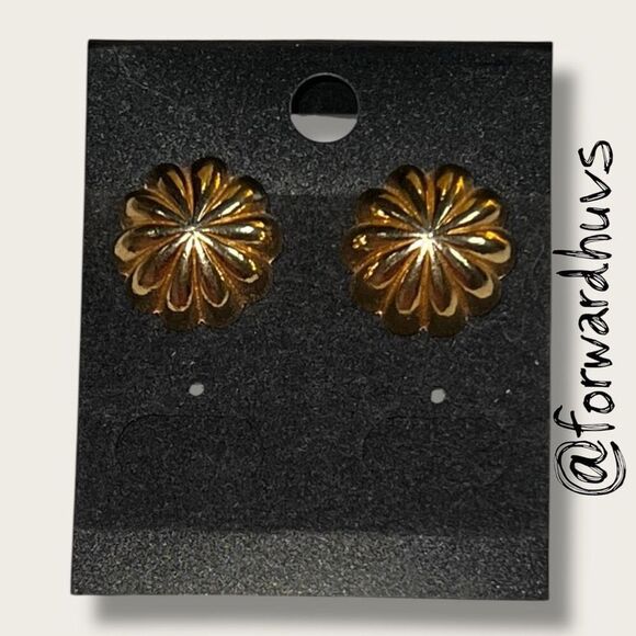 Bundle Sale 3 for $15 | Gold Tone Floral Stud Earrings – 1/2” - Picture 3 of 7